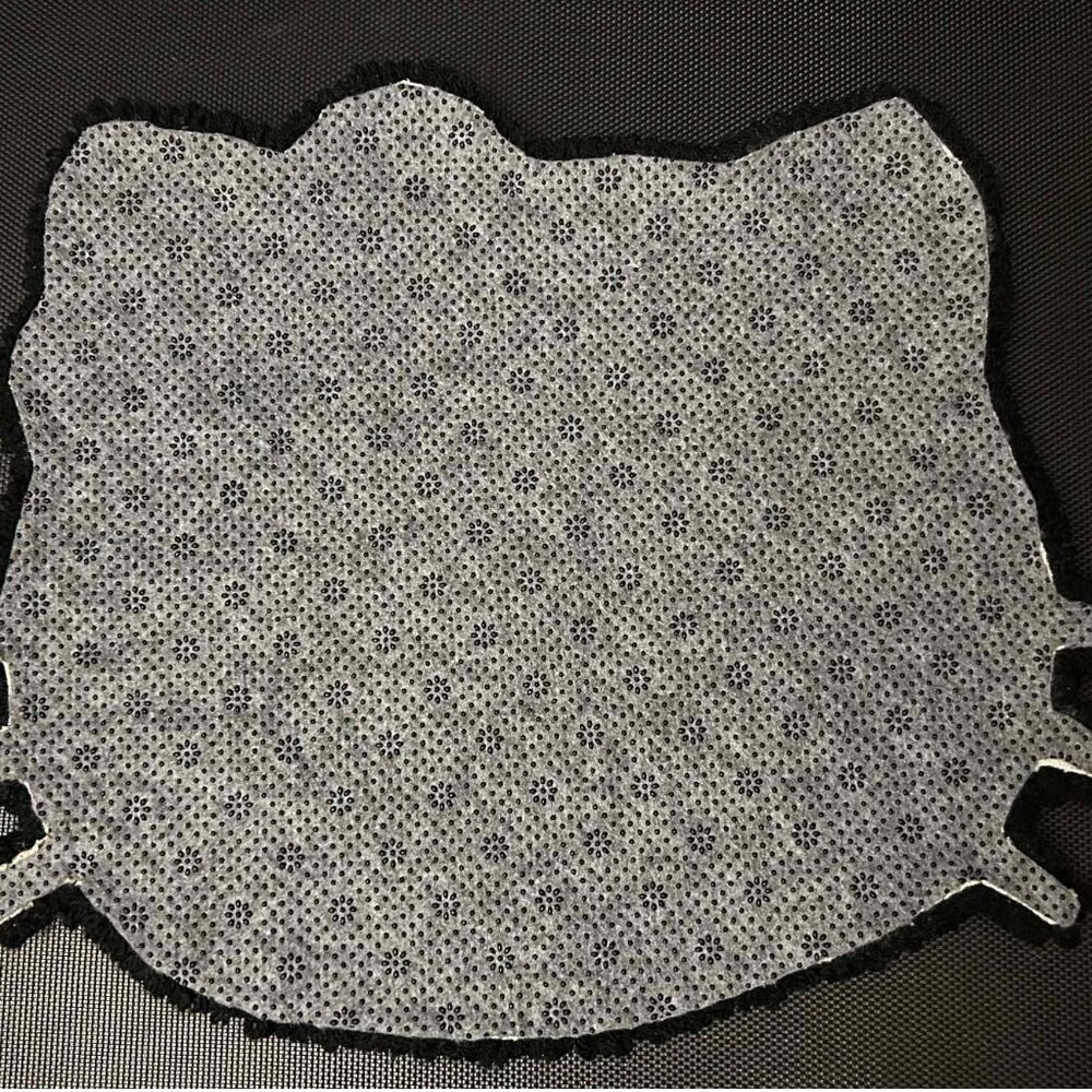 14"x18" Hello Kitty Red Bow Loop-Pile Handmade Tufted Rug - Picture 2 of 4
